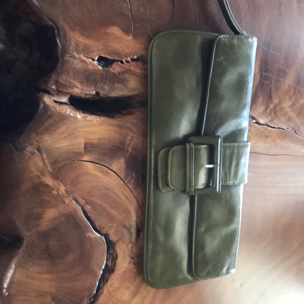 Size 11 l x 5. Green